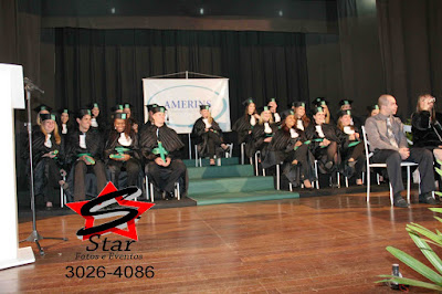 Beca e canudo para formatura,beca para colação de grau,beca para colação em gabinete,beca para formatura,canudo para formatura,fotos de formatura,maiores informações no fone: 47-30234087 47-30264086 47-99968405 whats 