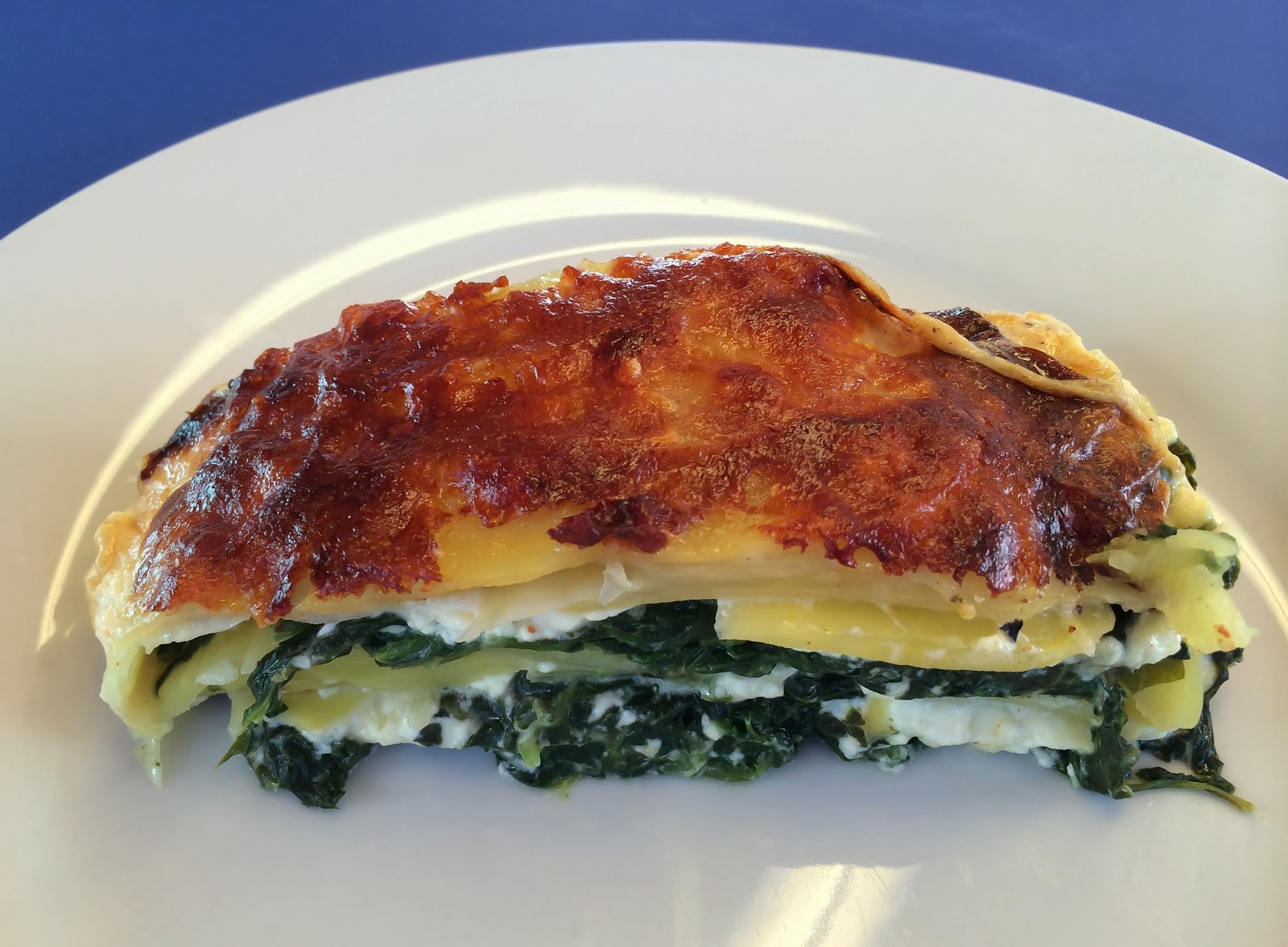 Kochdiele: Kartoffelgratin mit Spinat und Feta Kochdiele: Kartoffelgratin mit Spinat und Feta