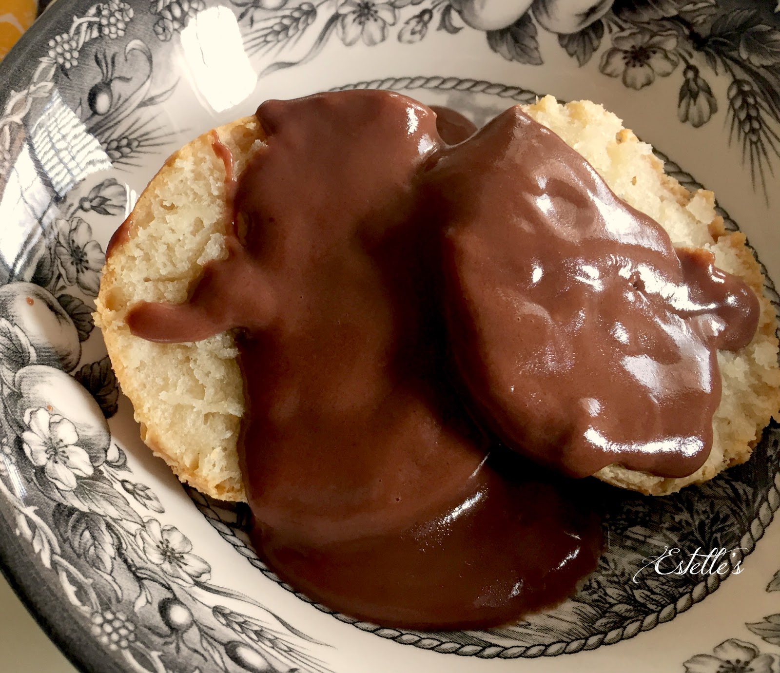 Estelle's CHOCOLATE GRAVYPERFECT FOR YOUR BUTTERMILK BISCUIT!