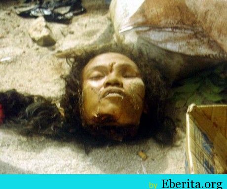 Tragedi Pembantaian Manusia Perang Sampit Dayak VS Madura