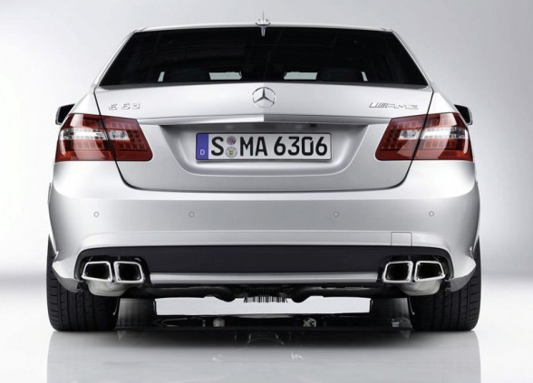 Mercedes E63 AMG W212 Endschalldämpfer inkl Endrohre original AMG