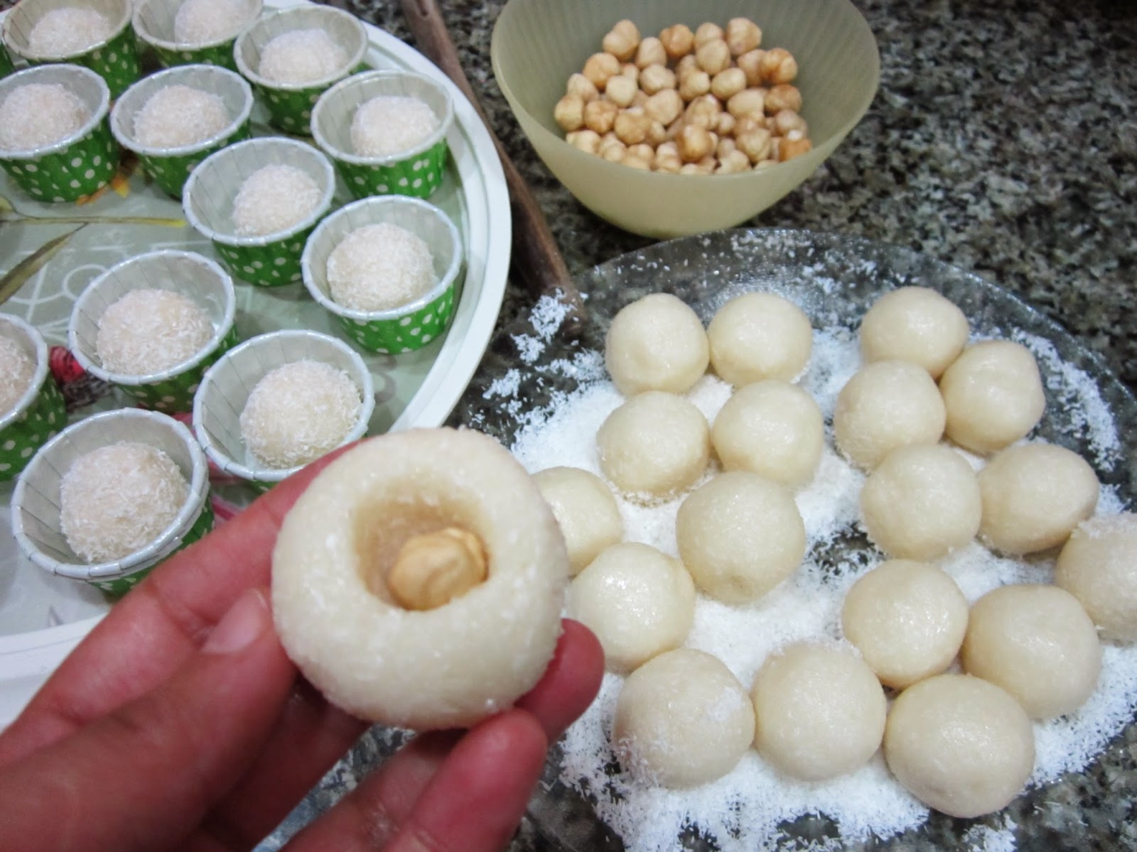 KurabiyeKokuyor FINDIKLI HİNDİSTAN CEVİZİ TOPLARI