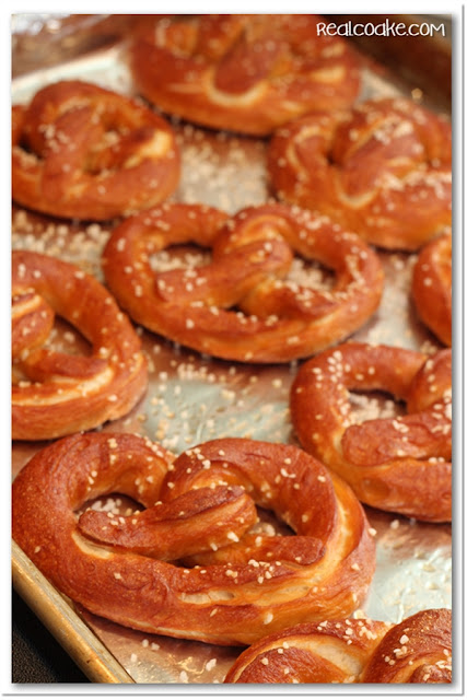 Yummy Soft Pretzel Recipe! Delicious and easy to make snack or treat. #Recipe #Pretzels #Snack #RealCoake