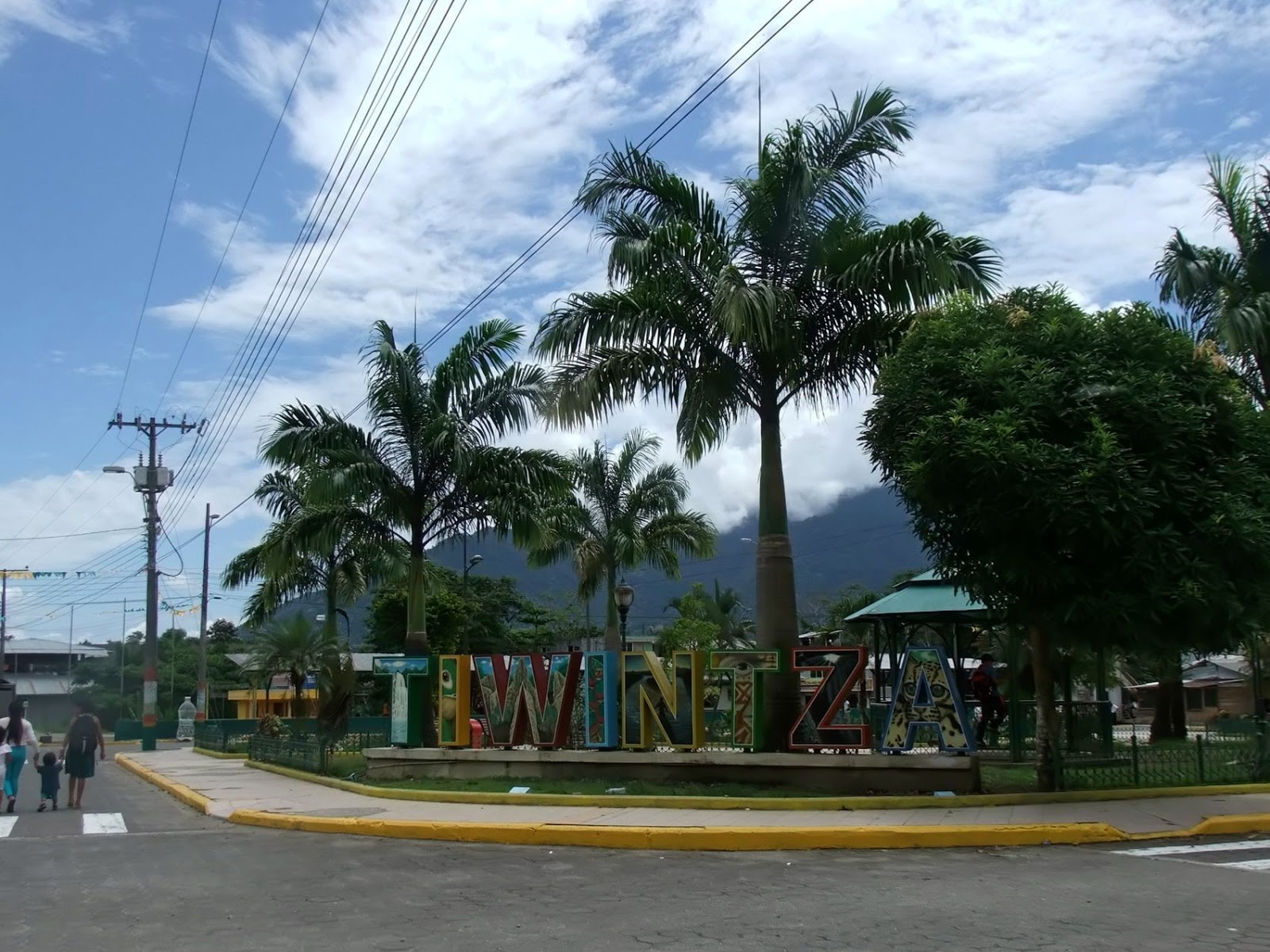 La Prensa de RJL: Tiwintza de la Guerra al Turismo la Paz y la Modernidad