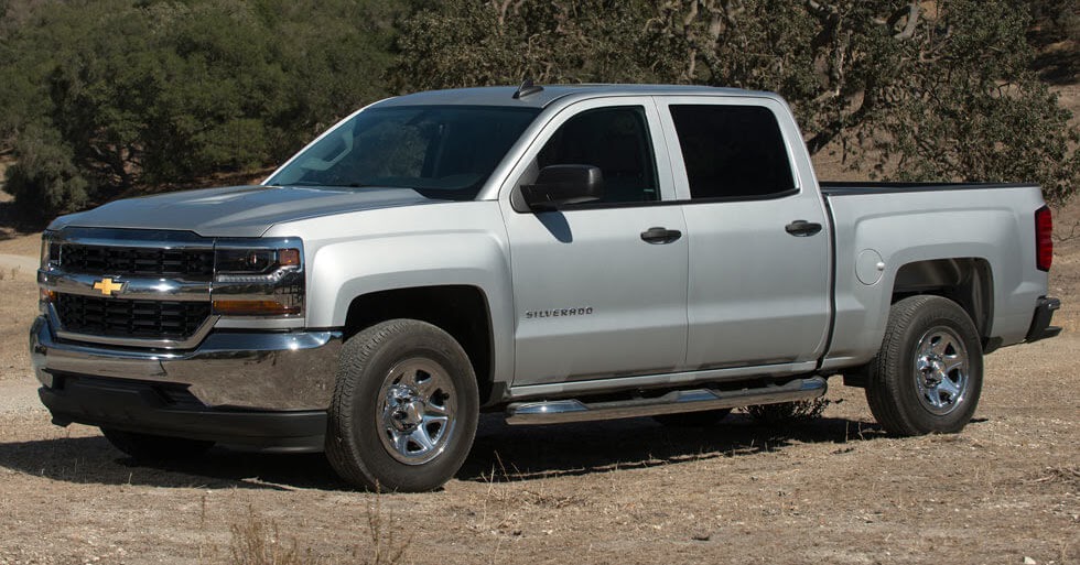 New Chevrolet Silverado And GMC Sierra Slated To Offer Carbon Fiber Beds