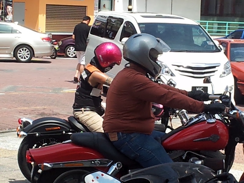 Abx Teluk Intan : Polis pantau 'posting' anti vaksin bekas pelakon