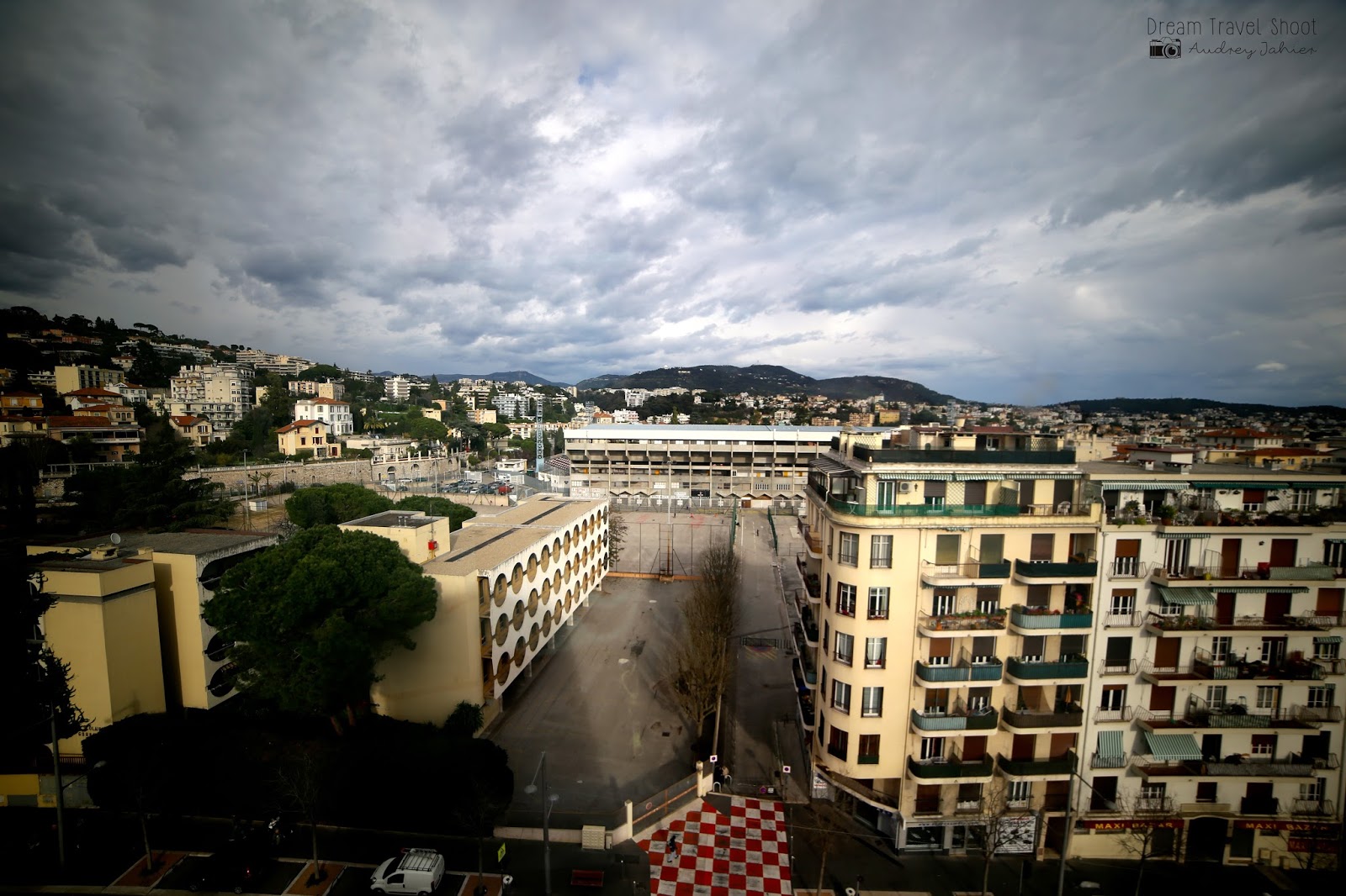 Le stade du Ray à Nice, deux ans après Dream Travel Shoot Le stade du Ray à Nice, deux ans après Dream Travel Shoot