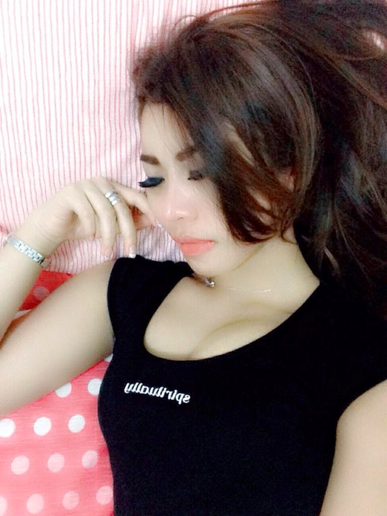PRICYLA NEVA RAY MODEL CANTIK FOTO SELFIE - ZONA ARTIS LAGI