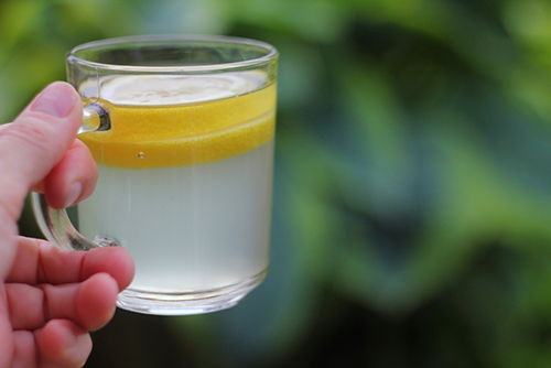 ماهي فوائد شرب الماء مع الليمون ؟