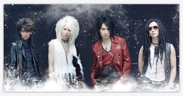 K-pop Lover: TRAX (Tracks / Typhoon of the Rose Attack on X-Mas)