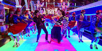 Chennai Express Latest stills from Song Lungi