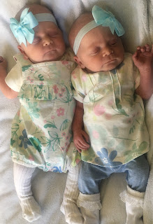Twins, Should I dress them the same? 