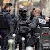 Hombre armado se atrinchera y toma a rehenes en el sur de Francia