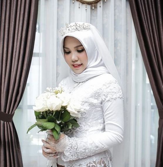 Calon Suami Jadi Korban Lion Air JT 610, Ini Alasan Haru Intan Tetap Pakai Gaun Pengantin
