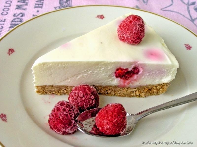 Tasty Therapy: Nepečený cheesecake s bílou čokoládou a malinovým chia ...