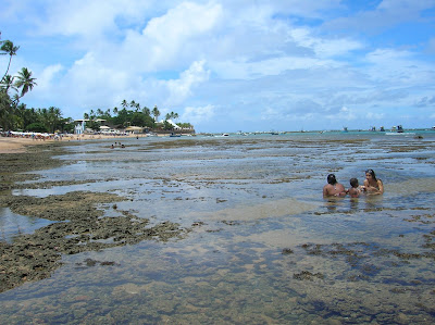 Marea baja en Praia do Forte, Brasil, La vuelta al mundo de Asun y Ricardo, round the world, mundoporlibre.com