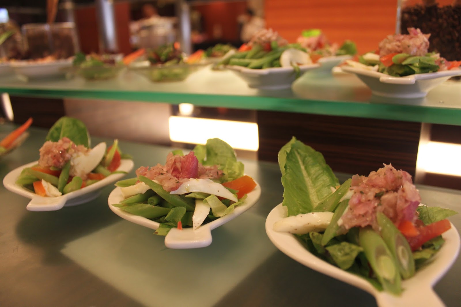 The Cafe Java Paragon: Buffet Lunch - et l'amour