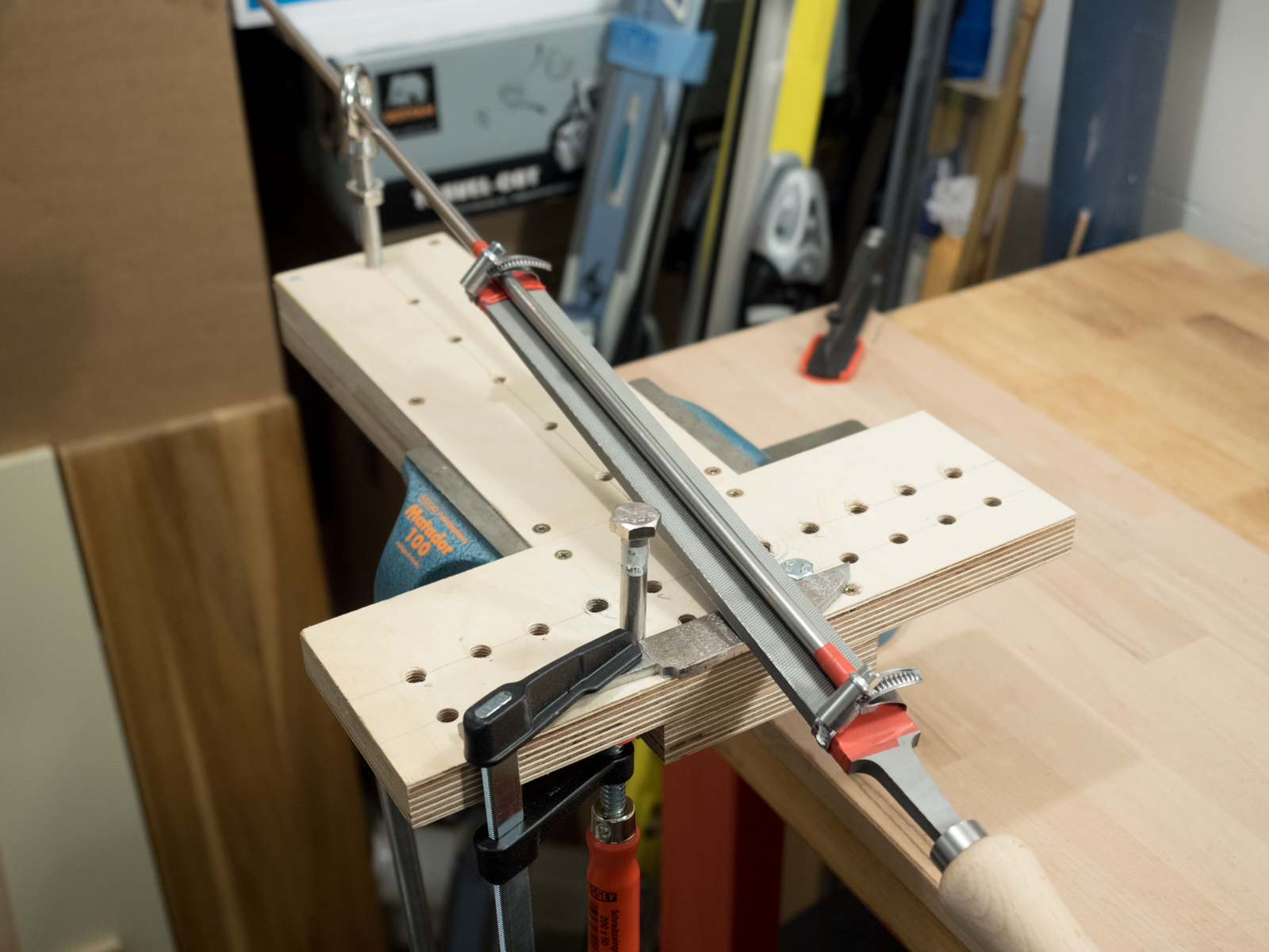 Knifemaking For Beginners Bevel Grinding Jig By Aaron Gough knifemaking-for-beginners-bevel-grinding-jig-by-aaron-gough