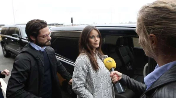 Prince Carl Philip and Princess Sofia Hellqvist of Sweden are in New York a private visit. Yesterday at lunch local time Carl Philip and Sofia landed at Newark outside New York