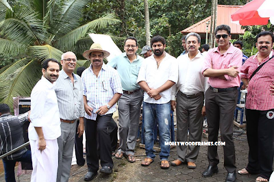 Fahadh Faasil with Sathyan Anthikad & crew