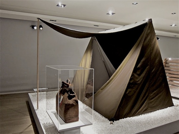 Louis Vuitton V-tent by Sam Hecht and Kim Colin 