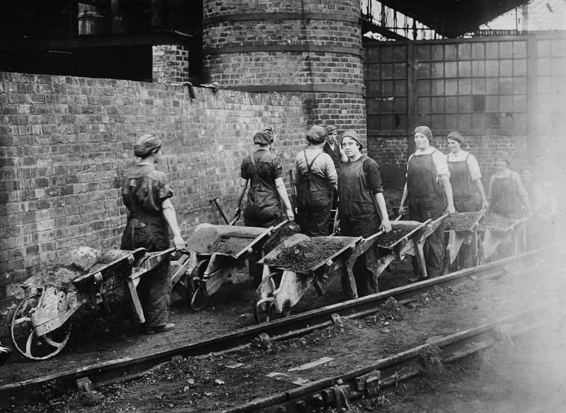 Circa 1917. Women construction workers during World War I