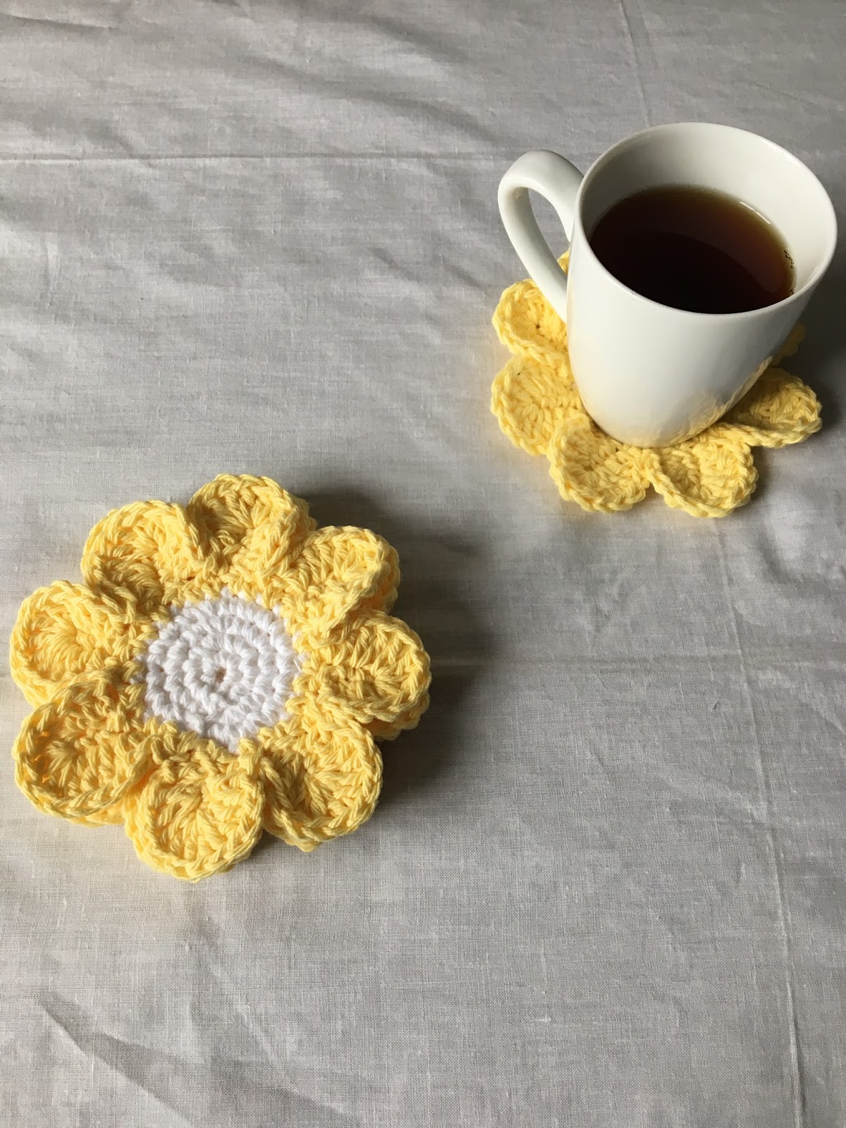 Pretty In Crochet Sweet Daisy Coasters