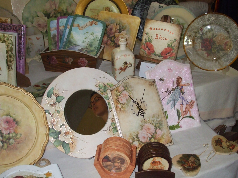 77 DECOUPAGE ITEMS