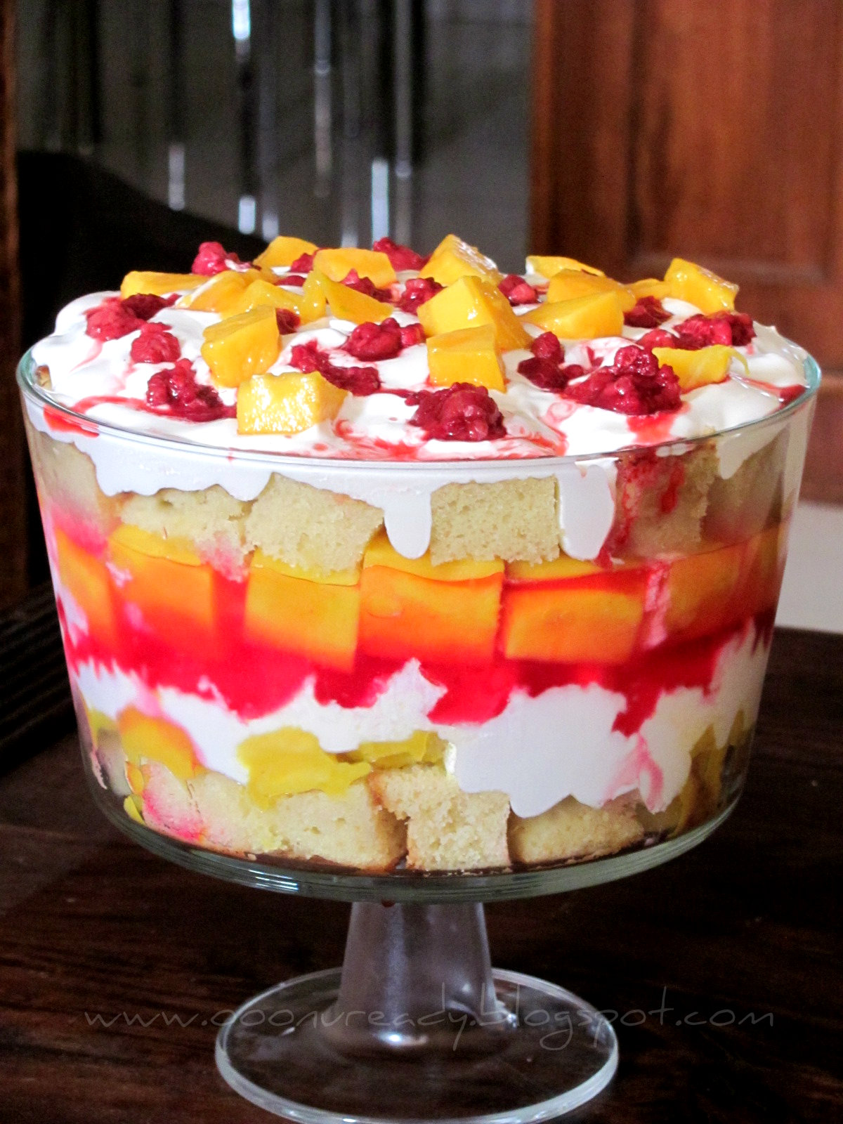 Oonu ready Trifle Pudding with Mango and Raspberry Oonu ready Trifle Pudding with Mango and Raspberry
