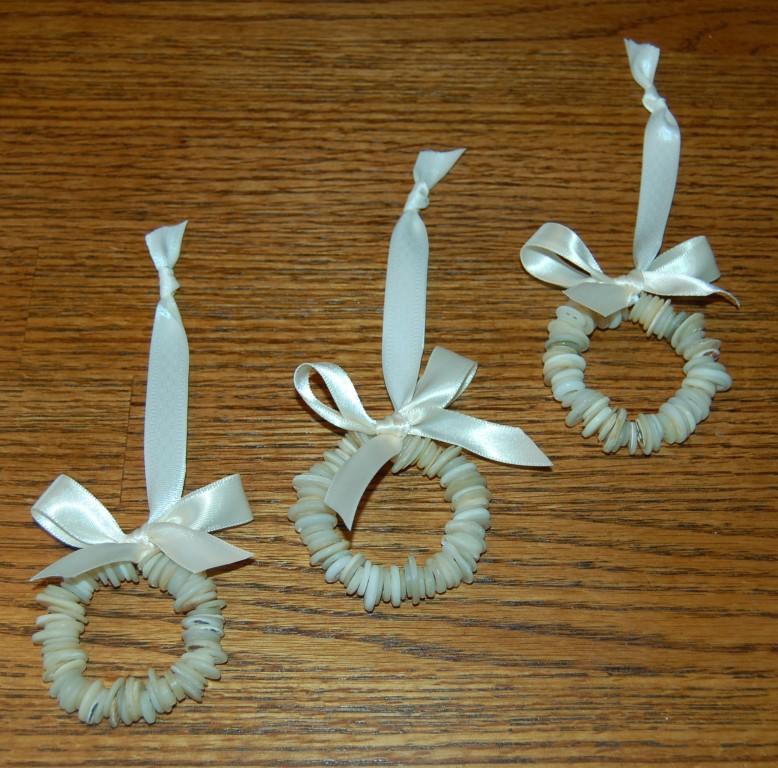 Made4Aid: Christmas decorations &amp; gift bags