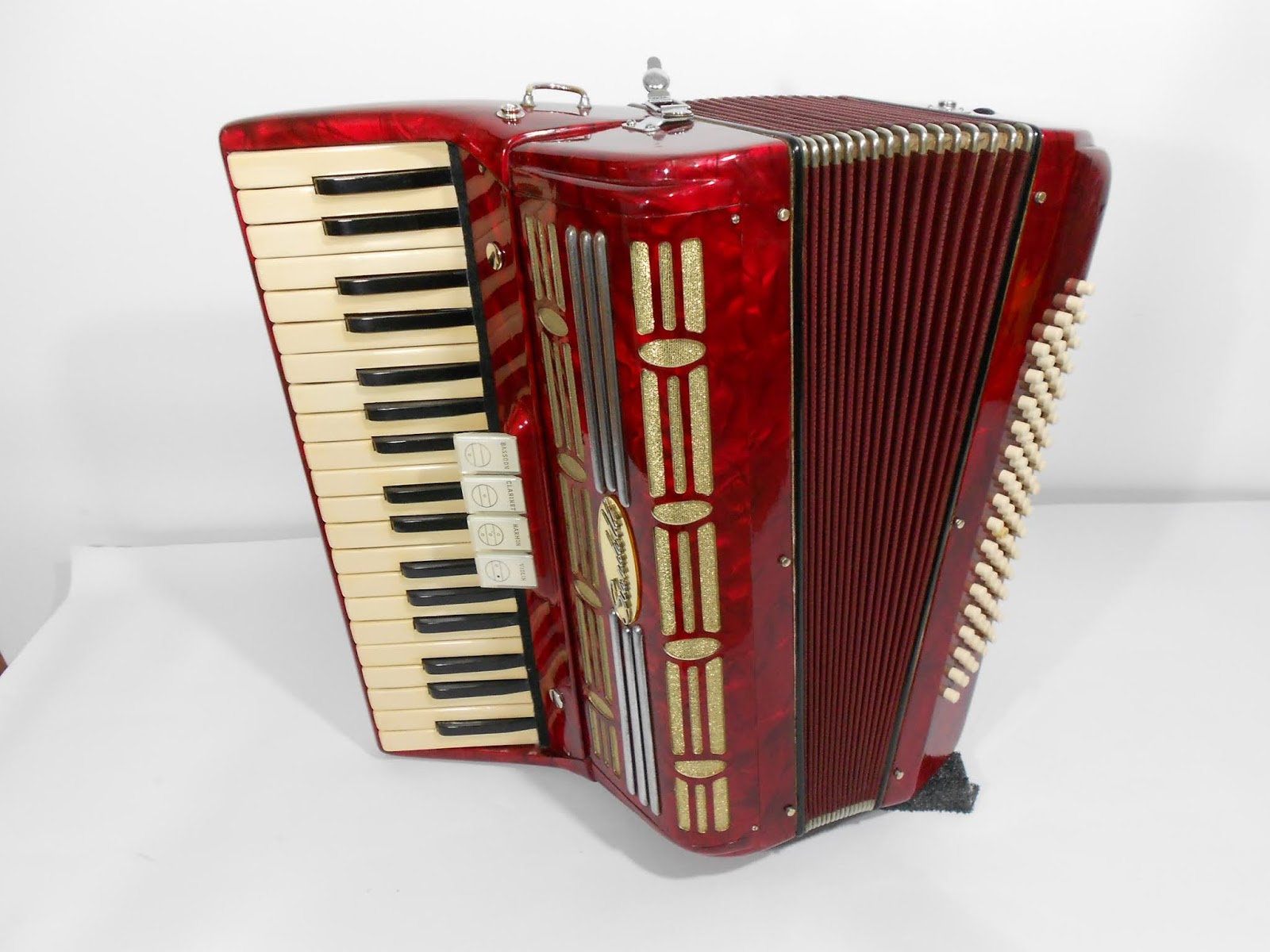 clube do acordeon V E N D I D O ACORDEON>>SCANDALLI