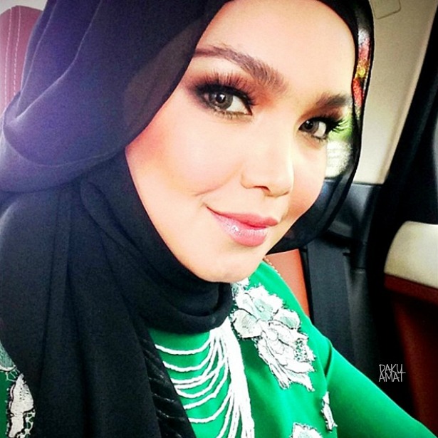 8 Gambar Terbaru Siti Nurhaliza  Bertudung Di Instagram