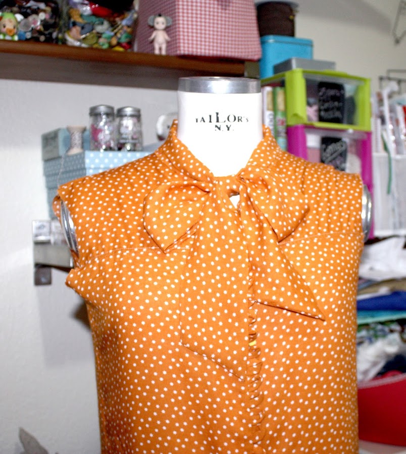 3ª parte COSE CONMIGO BLUSA 1B BURDA EASY OCTUBRE 2015 (BAJO, VISTAS Y LAZADA)