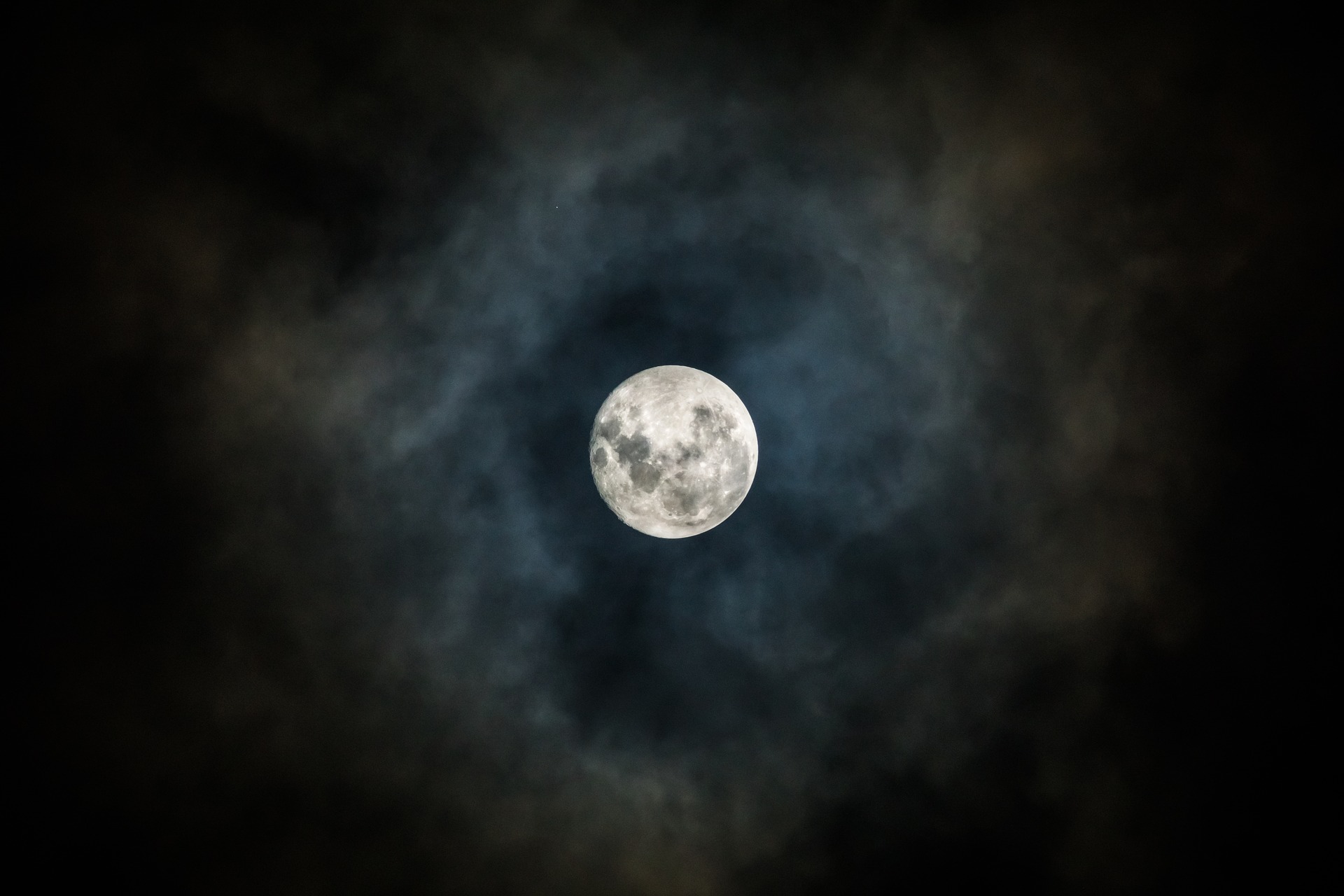 Fenomena Halo Bulan