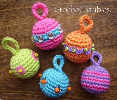 Crochet Pattern: Classic Christmas Ornament Set