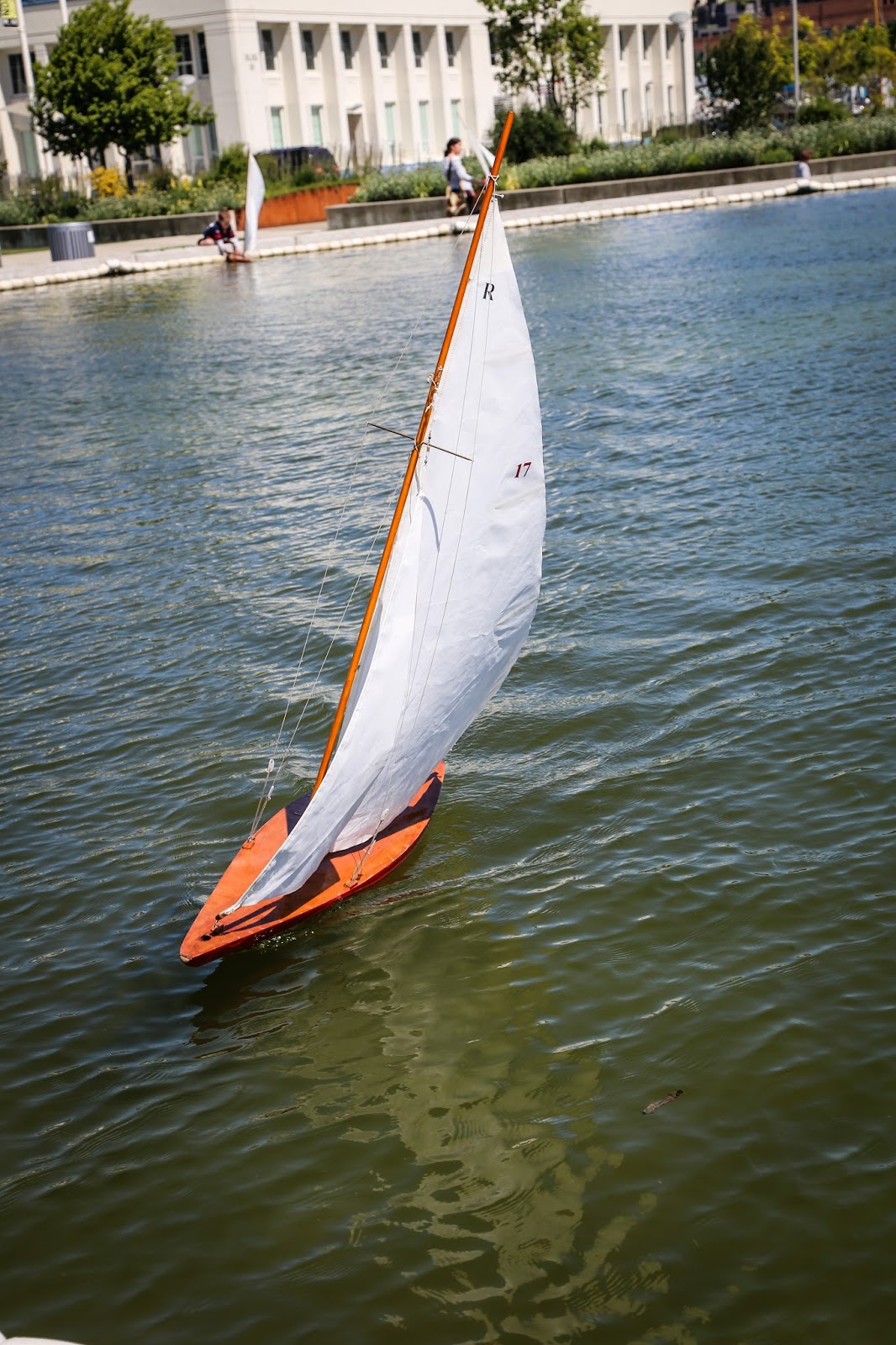 Daytime Dad In The Emerald City Come Sail Away Model Pond Boat