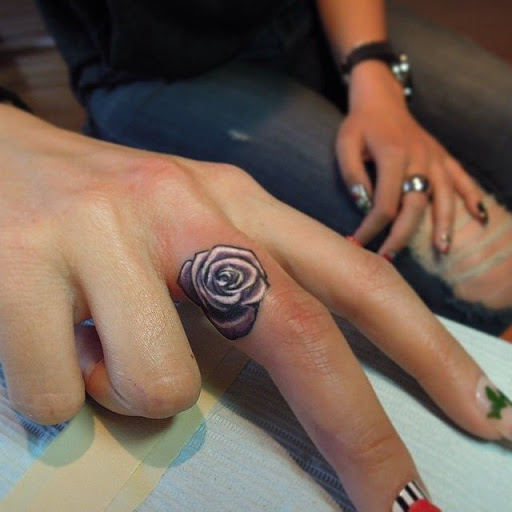 Dedo Rose Tattoo