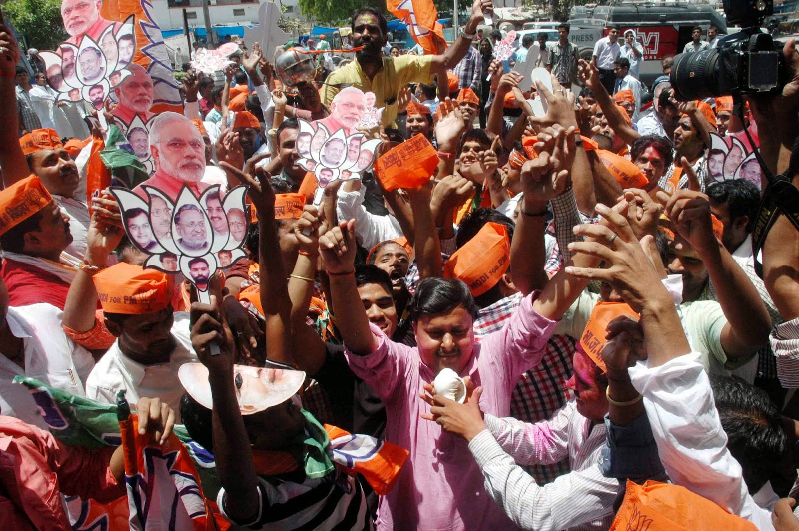 View Patna BJP supporters celebrate party's thumping win in Lok Sabha