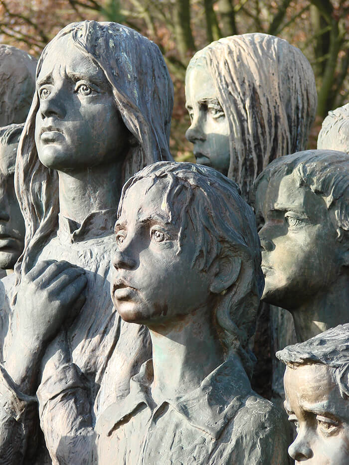 Haunting Sculpture Honors 82 Kids That Were Handed Over To The Nazis And Murdered Haunting Sculpture Honors 82 Kids That Were Handed Over To The Nazis And Murdered
