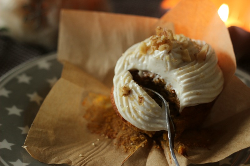 Kürbis Gewürz Cupcakes mit Zimt Frosting - Sasibella