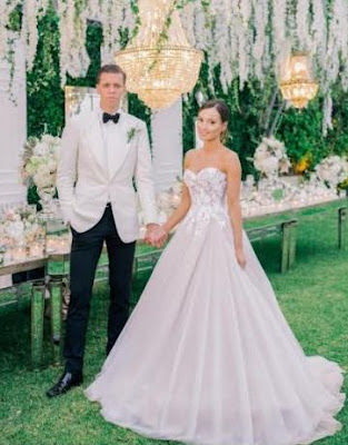 Arsenal goalkeeper Wojciech Szczesny weds his fiancee in lavish ceremony in Greece (photos)