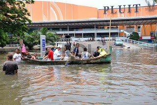 Banjir di Pluit Village (foto ROL)