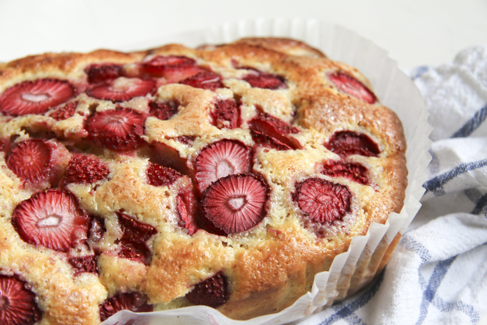 Krebsen und Aluette: Erdbeer Buttermilch Kuchen