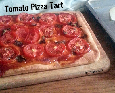 Tomato Pizza Tart  Recipe @ treatntrick.blogspot.com