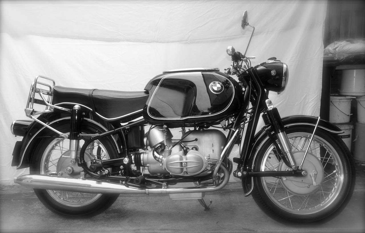 The Velobanjogent: Sorbo's recently restored BMW R69S 600cc twin.....
