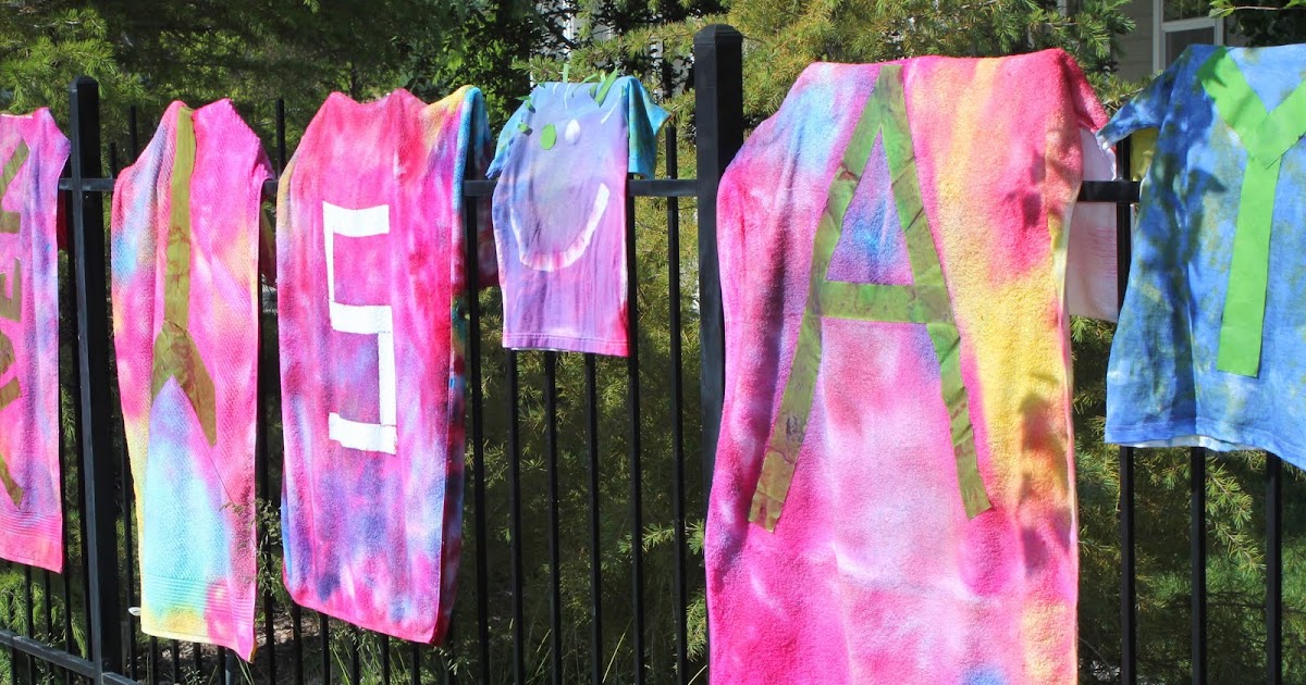 Crafty Sisters: Spray Tye Dye Towels