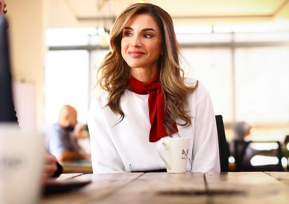 Queen Rania wore Marni colour block blouse and Queen Rania wore Dior High-Heeled Shoe In Red Suede Calfskin