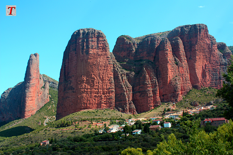 Foto de Mallos de Riglos en Loscorrales, Huesca