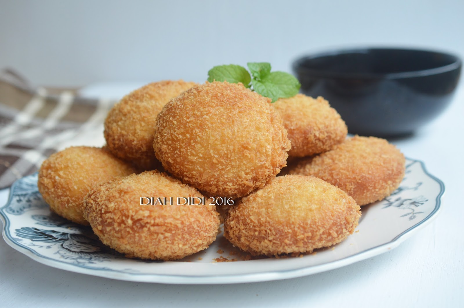 Diah Didi�s Kitchen: Roti Goreng Kentang Isi Ayam Diah Didi�s Kitchen: Roti Goreng Kentang Isi Ayam