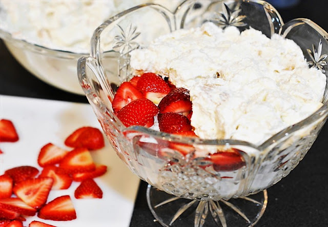 How to Make Strawberry Punch Bowl Cake Image